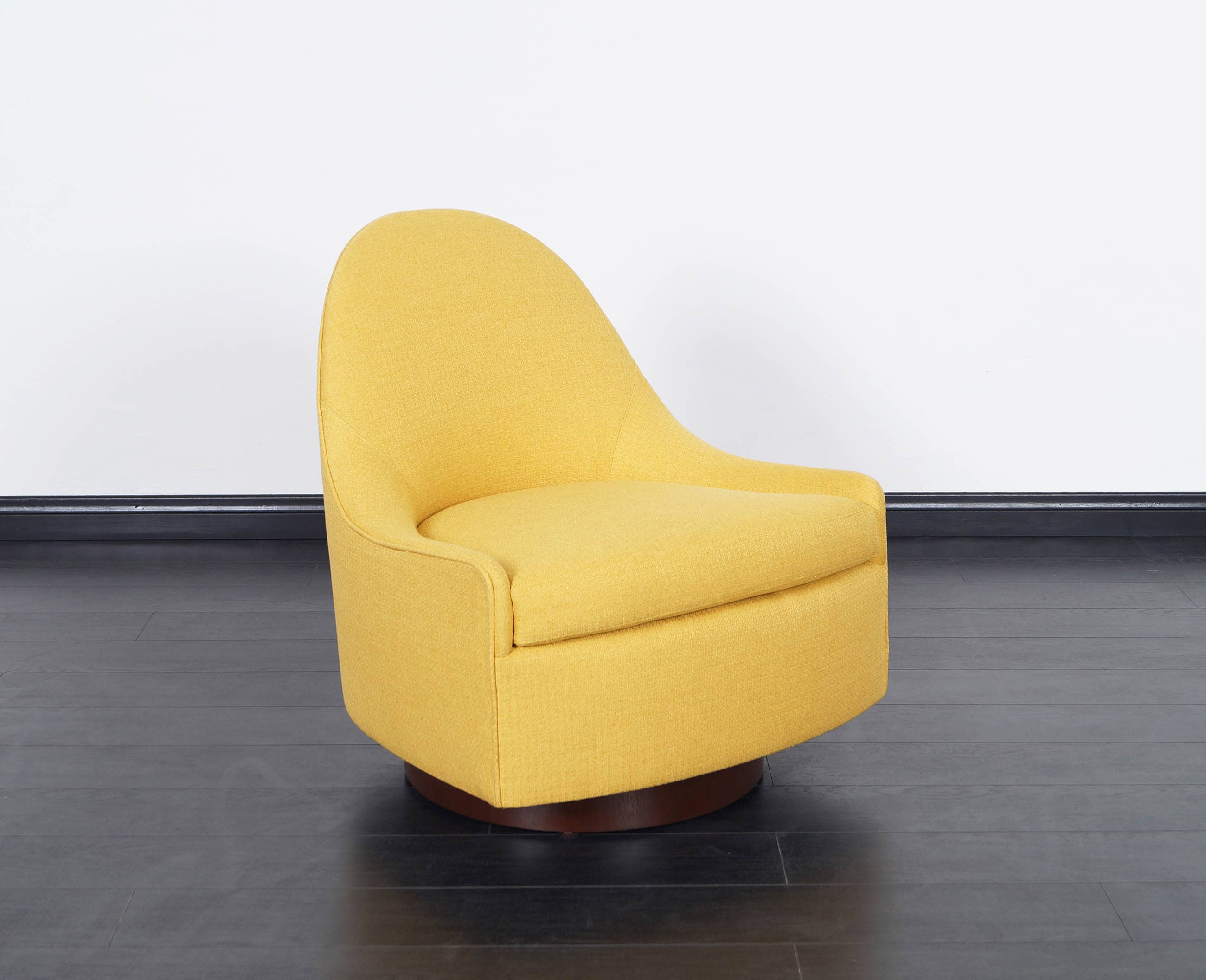 Vintage Teardrop Swivel Lounge Chairs by Milo Baughman 
