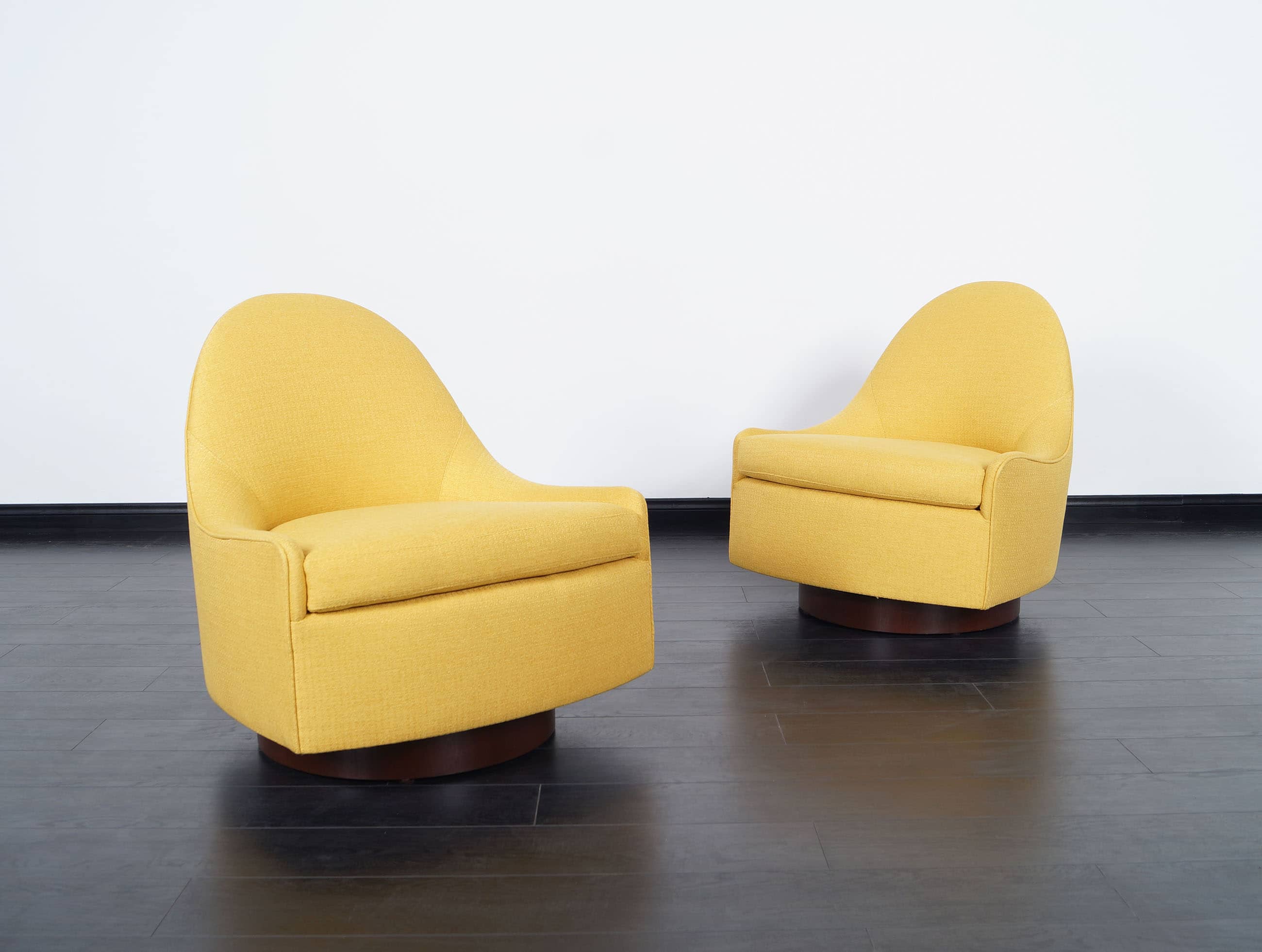 Vintage Teardrop Swivel Lounge Chairs by Milo Baughman 