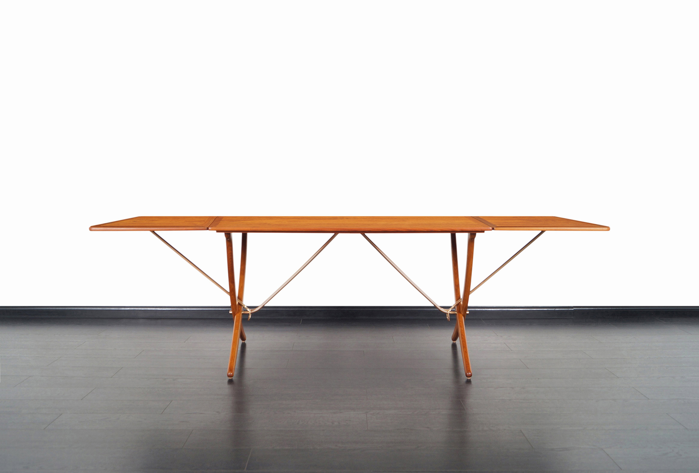 Danish AT-304 Dining Table by Hans J. Wegner for Andrea Tuck