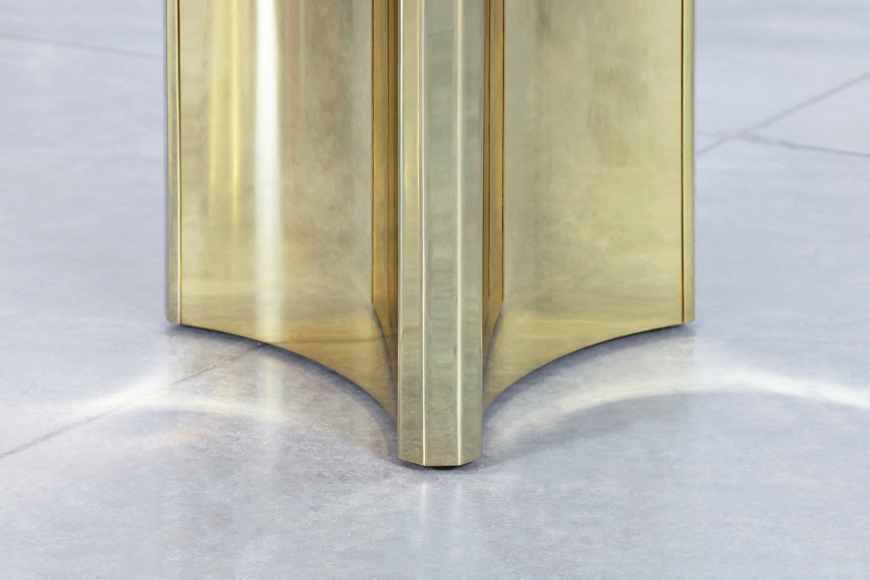 Vintage Brass Trilobi Pedestal Dining Table by Mastercraft