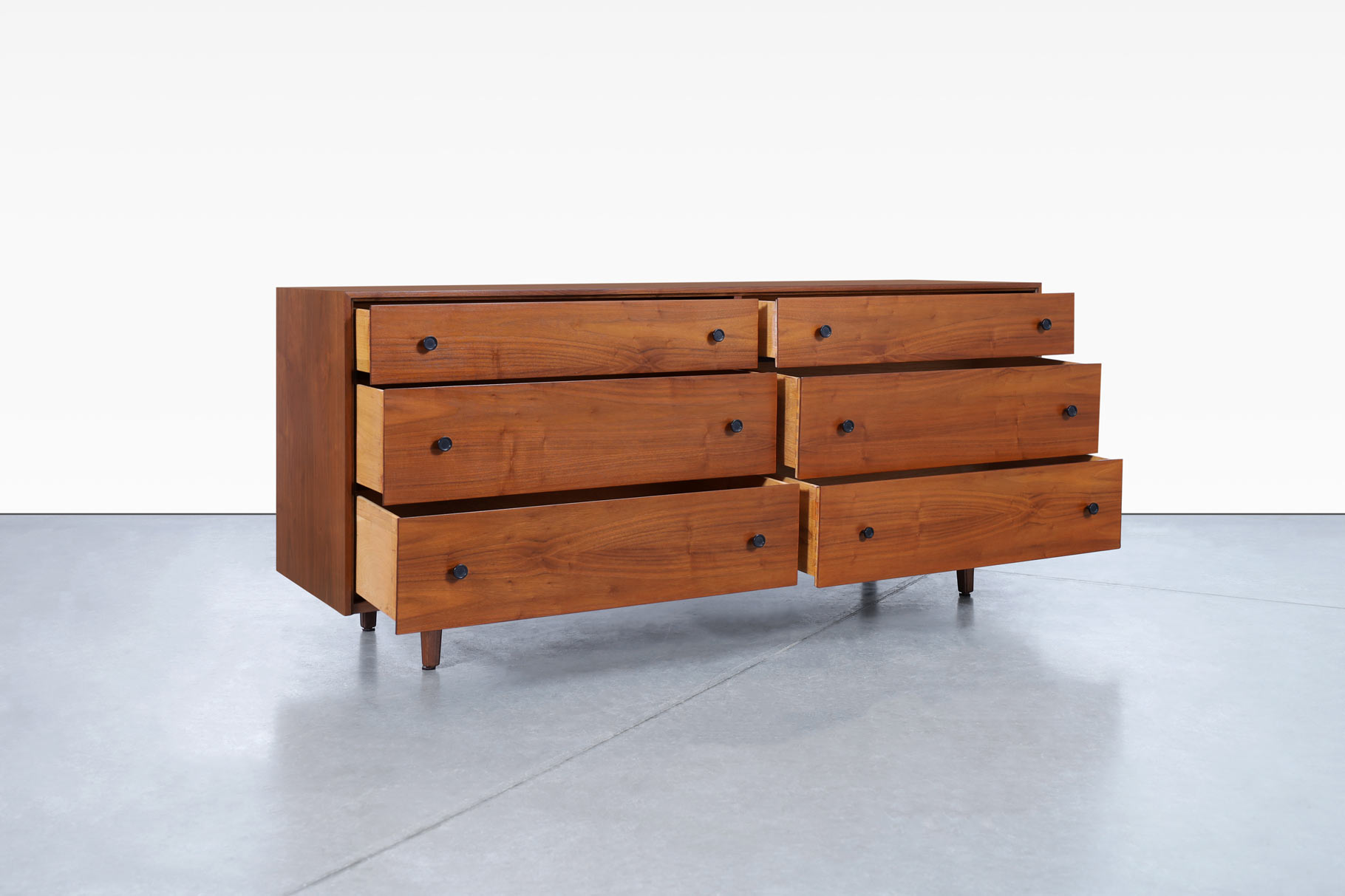 Mid Century Modern Walnut Dresser Attributed to Glenn of California